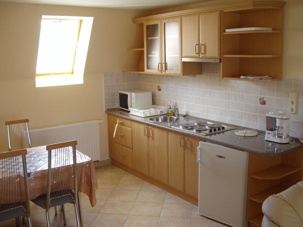 Katalin Apartmanhaz 잘라카로쉬 외부 사진