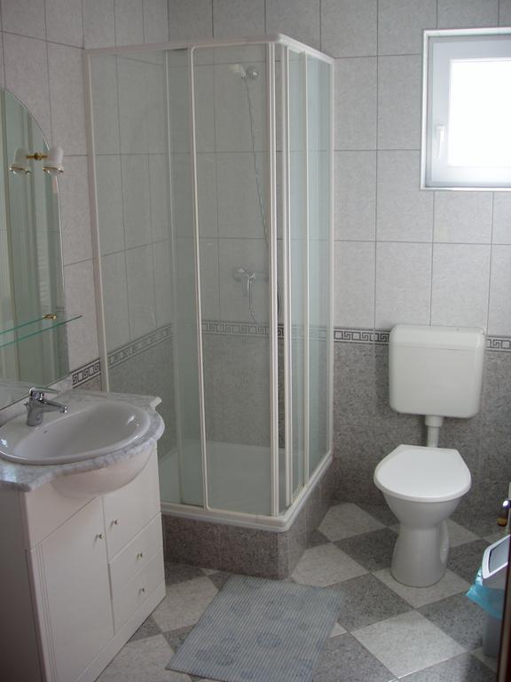 Katalin Apartmanhaz 잘라카로쉬 외부 사진